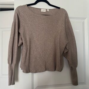 Cyrus Women's Beige Crew Neck Sweater Size L